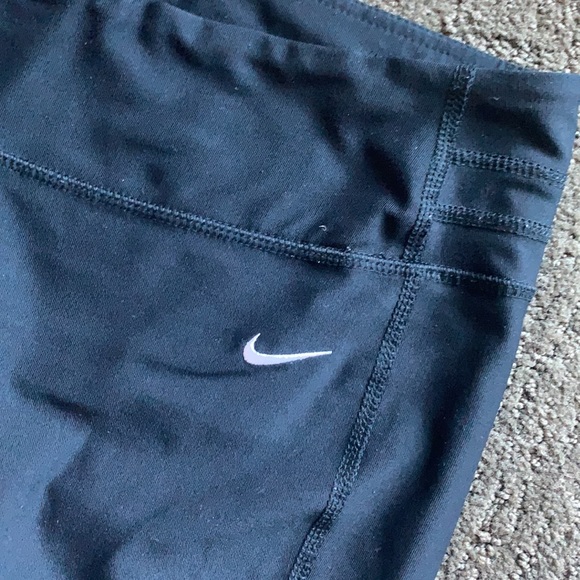 Nike Dri-Fit Black Capris - Picture 2 of 5